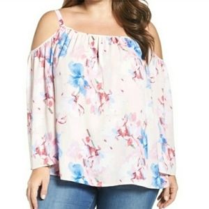 👚VINCE CAMUTO Beautiful SpringSummer Top